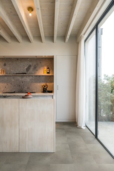 Vinil | Concrete rock