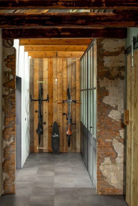 Vinil | Concrete rock